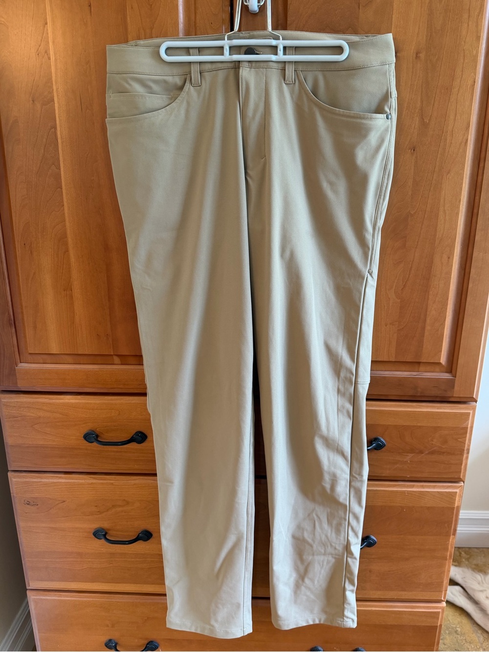 lululemon athletica Men's Khaki Straight-Leg Performance Pants